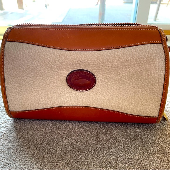 Authentic Genuine Leather Dooney & Bourke Handbag - Picture 1 of 9